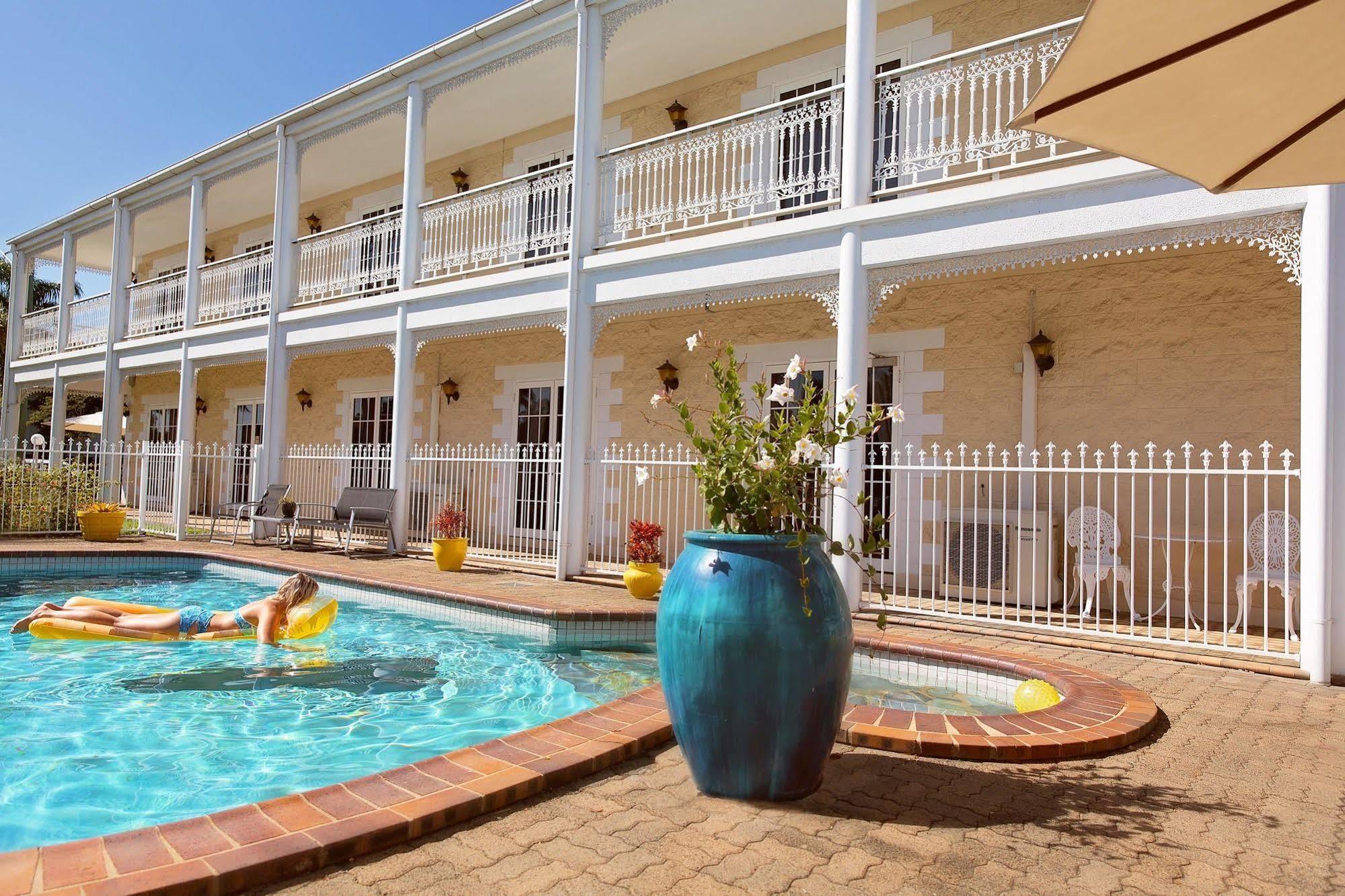 White Lace Motor Inn Mackay Εξωτερικό φωτογραφία